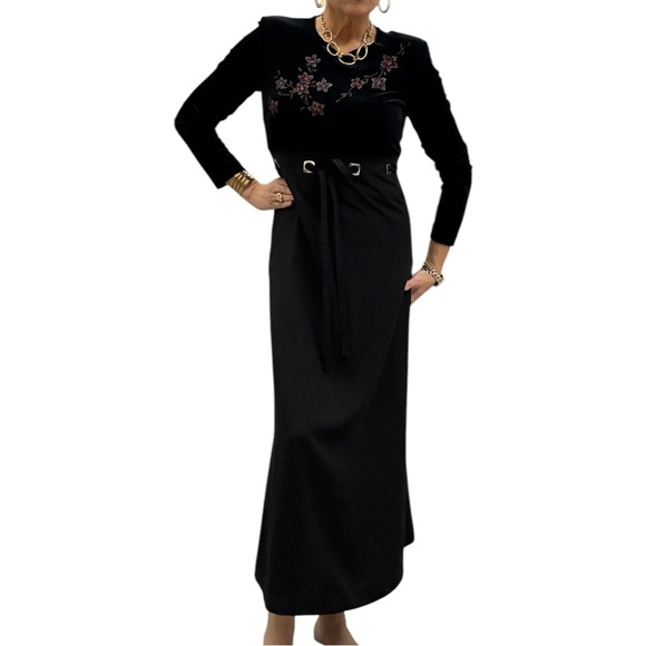 Vintage Velvet Floral Belted Whimsigoth Black Witchy Long Sleeve Crew Neck Dress - Picture 3 of 16